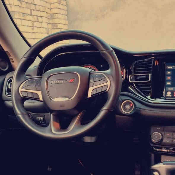 رقم السيارة : بغداد
موقع السيارة : كوت
نوع السيارة : دوج دورنكو sxt plus  
موديل السيارة : 2021
المسافة المقطوعة 12 الاف 
محرك 3600 V6

مواصفات:

بصمة تشغيل 
بصمة ابواب 
كشنات مخمل حضن 
كشنات كهربائي 
كشنات تدفئة 

تدفئة ستيرن

 

وضعيات قيادة (eco) (sport) 
مقاعد صف ثالث 

دفع رباعي 4*4
صندوك كهربائي 
تشغيل عن بعد 
تبريد 3 قطع 
شاشة كبيرة 
نظام ملاحة خرائط 

مانع انزلاق 
حساسات خلفية
لايت زينون LED
مدخل AUX ابل كاربلاي

اوتو ستوب توقف ذاتي 

ملاحظات: السيارة مكفولة جديدة ما شاء الله عليها بالعآفية على يآخذهآ ويرزق الجميع بوحدة نفسها 
علمآ ان حادثه فقط بنيد مبدل وصور الحادث موجودة
السعر315 ورقة وبيهة مجال 

للأستفسار :
***********
