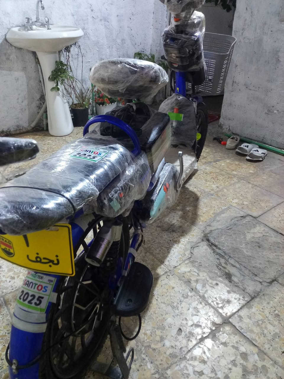 ***********سعر 250وبيه مجال مستعجل على بيعته عدي مريض 
دراجه شحن

 وسويج 🔑

 اريد ابيعه سرعه55 حقيقي تمشي40 كيلو شحنه الوحده 

هورن📯

 لايت عالي ناصي🚨

  قفل سرج 

مكان النجف / حي ميسان 📍

***********
