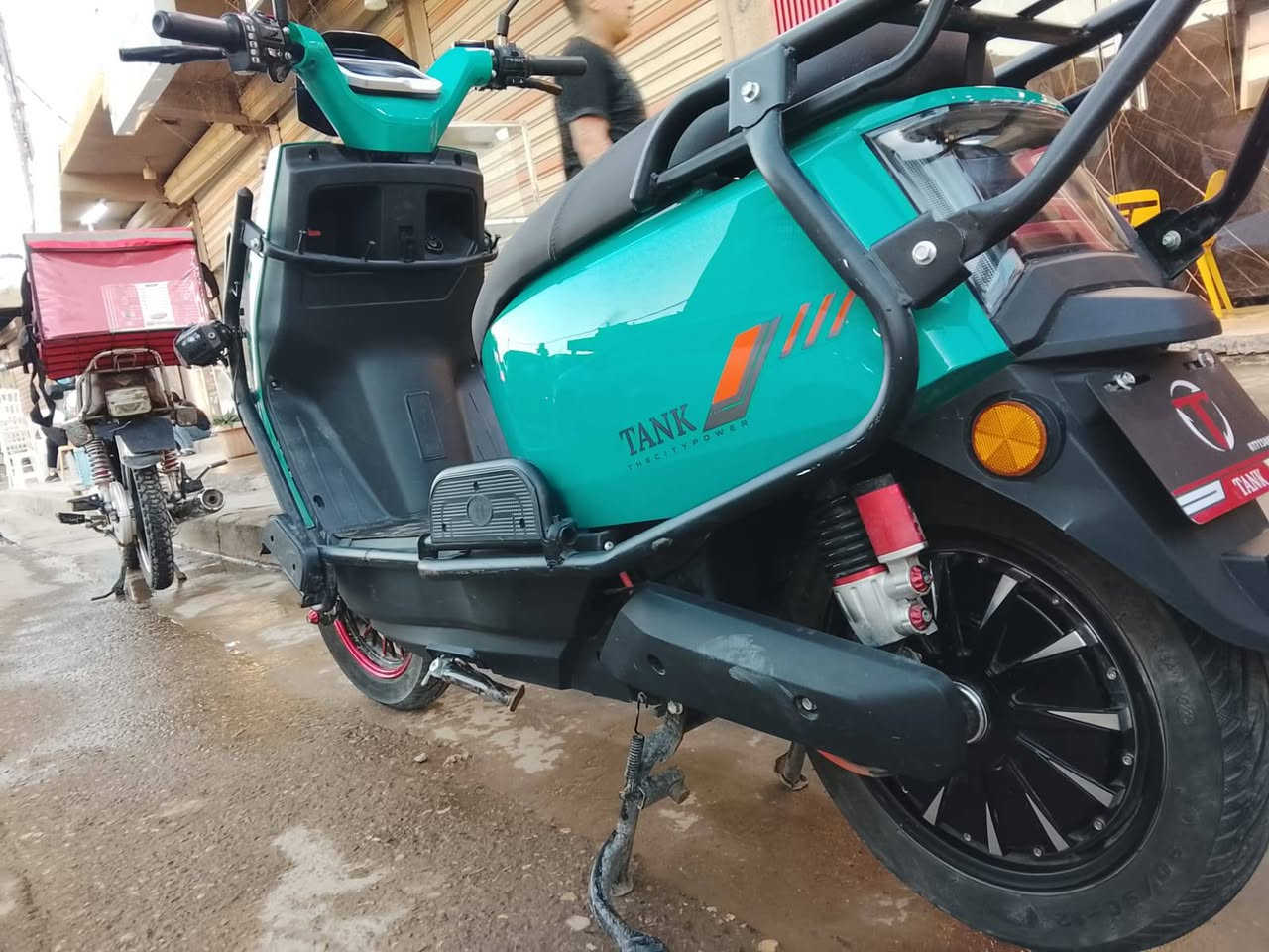 سلام عليكم شباب درجة لبيع جديد زيرو ملف 2000 6 بطاريات مسطر سرعه 100 تقطع مسافة 50 كيلو نضيف حيل مكاني جسر مثنى سعر 600 وبيها مجال قليل رقم تلفون ***********
