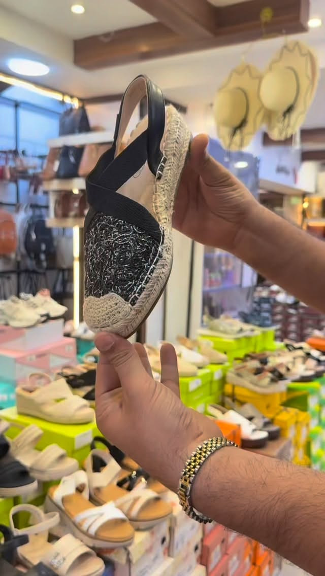 عروضنا وياكم مستمره 🎀
الصندل الطبي 🌸🔥
السعر  15 الف فقط 👍
القياس من 37/41
الوتساب
 ***********
***********
آدم #👠_والحقائب👛_النسائيه🙎‍♀️ #اكسبلور #فولو #العراق #شارع _افلسطين _ -درجه_اولى_فخامه_اناقه
