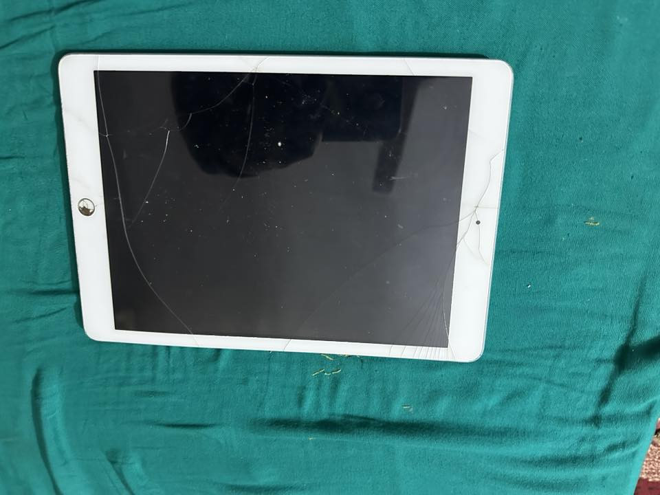 سلام عليكم ايباد 9ذاكره 64جهاز مكسور البلازمة فقط لمسه طبيعي فقط الفلازمه مو شاشه سعره 250بي مجال تفحص وتخاذ غير البلازمه مابي شي المكان بغداد حي اور راقم ***********
