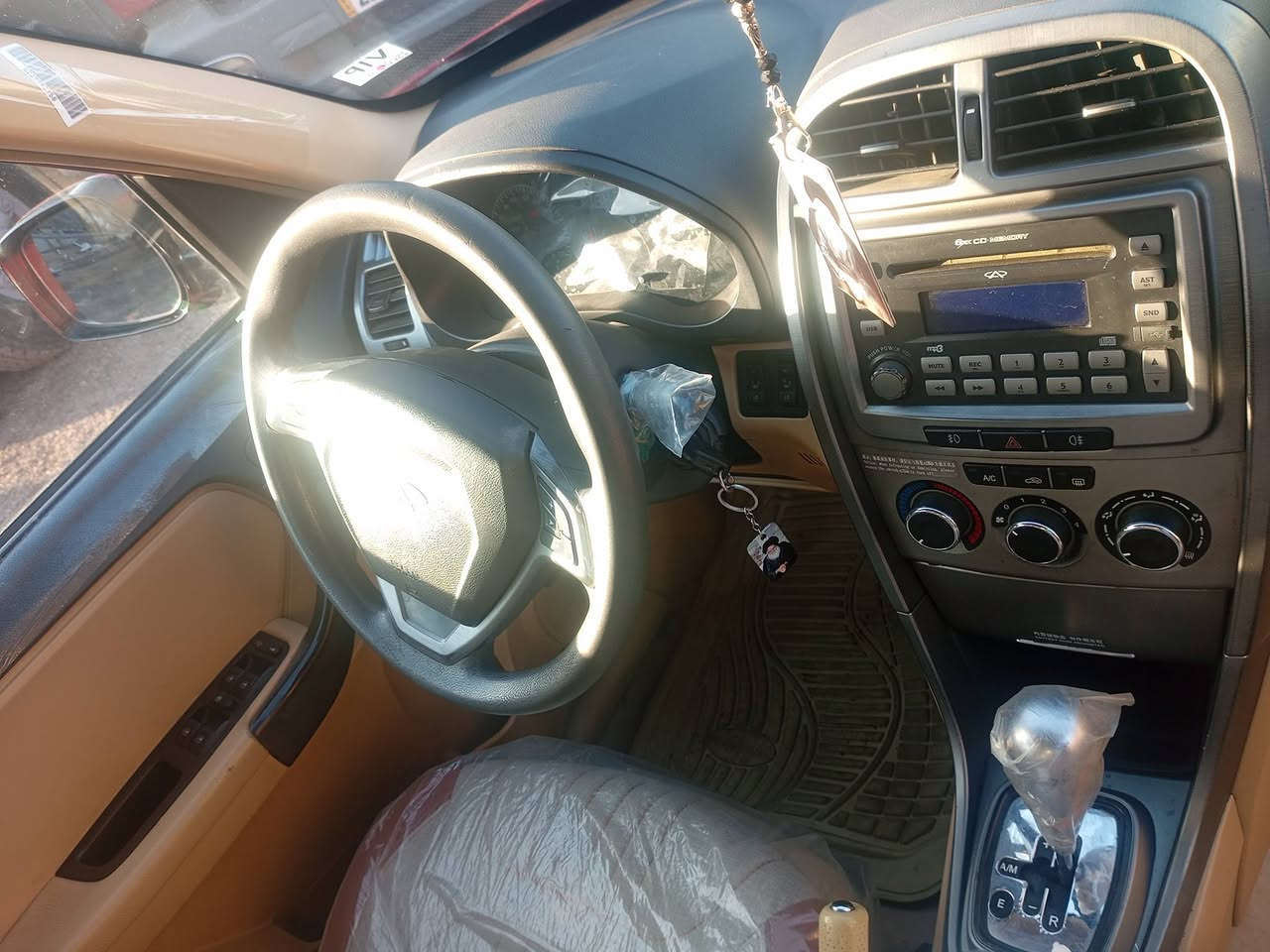 للبيع سيارة تيكو موديل 2013 نظيفة رقم بغداد انكليزيصدر وكشر وداخل نضيف محرك جديد كهربائيات كلهة شغالة تبريد شغال تدفئة شغالة السعر 58 للاتصال متواجد واتساب ***********
