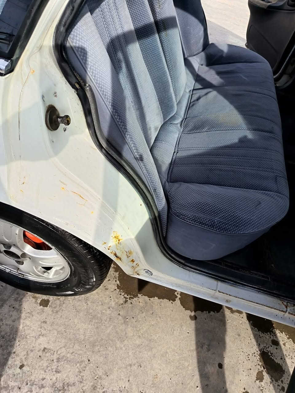 السلام عليكم 
برنس موديل 1994رقم بابل محرك 2000مفتوح كير ومحرك كفالة حدادية 70بالمية تخم تاير جديد تبريد شغال بس الفان واكف كمبريسر نظيف مكان واسط قضاء العزيزية السعر 35وبيها مجال 
***********
***********
متواجد واتس اب
