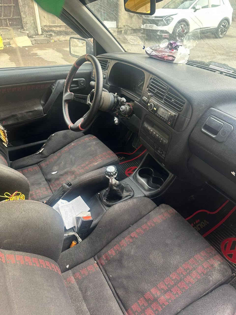 السلام عليكم
گولف موديل 1994 للبيع

مكينه كايمه كير عادي 

السعر 41 وبيها مجال حق الجيه
الرقم ***********
