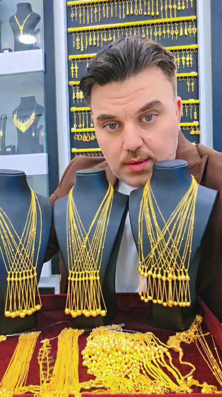 عرررررض تهز الكاع من ملك العروض بالذهب ♥️
♥️ مجوهرات مهند العكايشي ♥️


**إذا كنت صاحب هذا الإعلان وتريد حذفه لأي سبب، رجاءا أرسل رسالة إلى الدعم الفني**