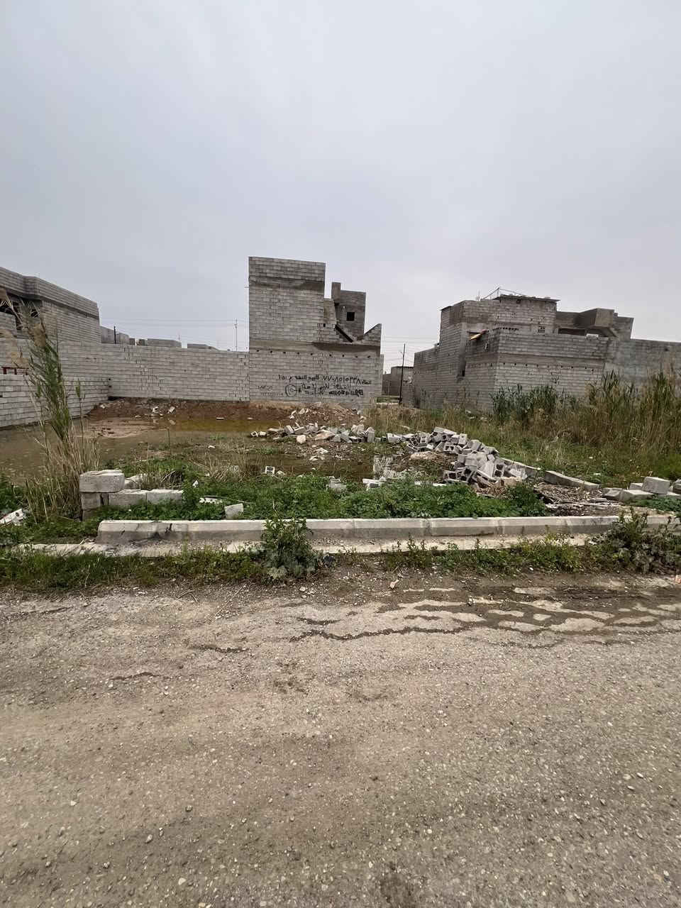 قطعه متوفرة موقع دور الزراعة الثانية
سلام عليكم  القطعه لمساحة 150 متر. وجه 8 نزال 19 
خدمات كامله مي كهربا تبليط 
وبيها معامله تطويب ورقم 

السعر 35 وبيها مجال بسيط 

موقع دور الزراعة الثانية من تعبر البزل اخرب مدخل 
من يم الحداحده 

الاتصال عل رقم 

***********
