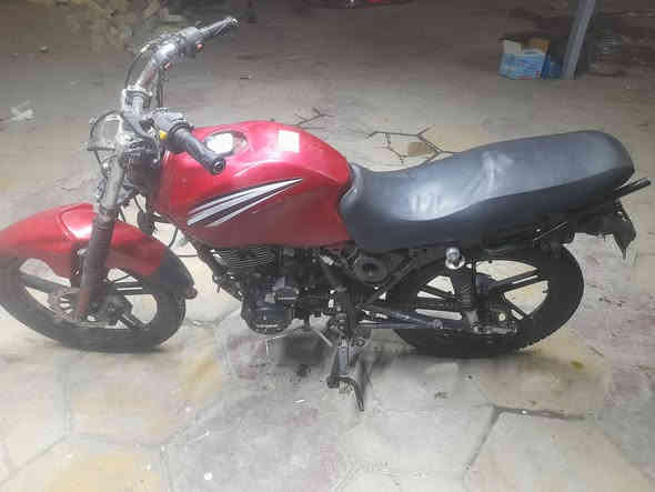 سلام عليكم دراجه نوع سيام للبيع موديل 2021 محرك مامفتوح 5 كير نقوصاتها كهربائيات سعر 350 مكاني بغداد الدوره *********** واتساب
