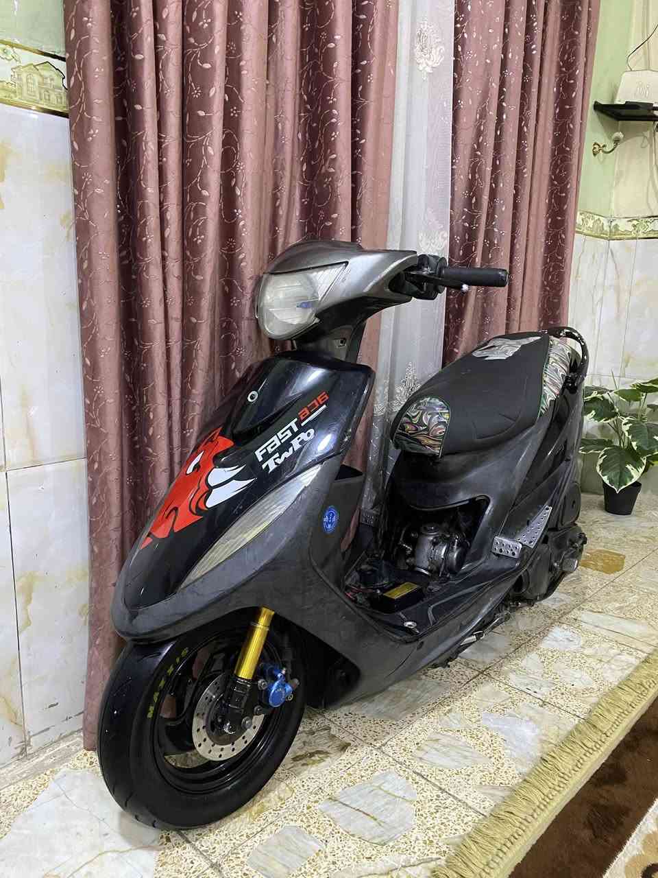 سلام عليك دراجه ماكس عدل دراجه نضيفه دراجه ميكنه 55 كلجات أمام رياض دراجه هاون وبيه صالنصه صجميه اصليه فج أمام رياضي ودبل دراجه ضفير بلاديه كله شغاله دراجه نضيفه معنه كلمه دراجه مستعجل عل بيعته 450 وبيه مجال قليل بكان بغداد مدينه صدر ***********
