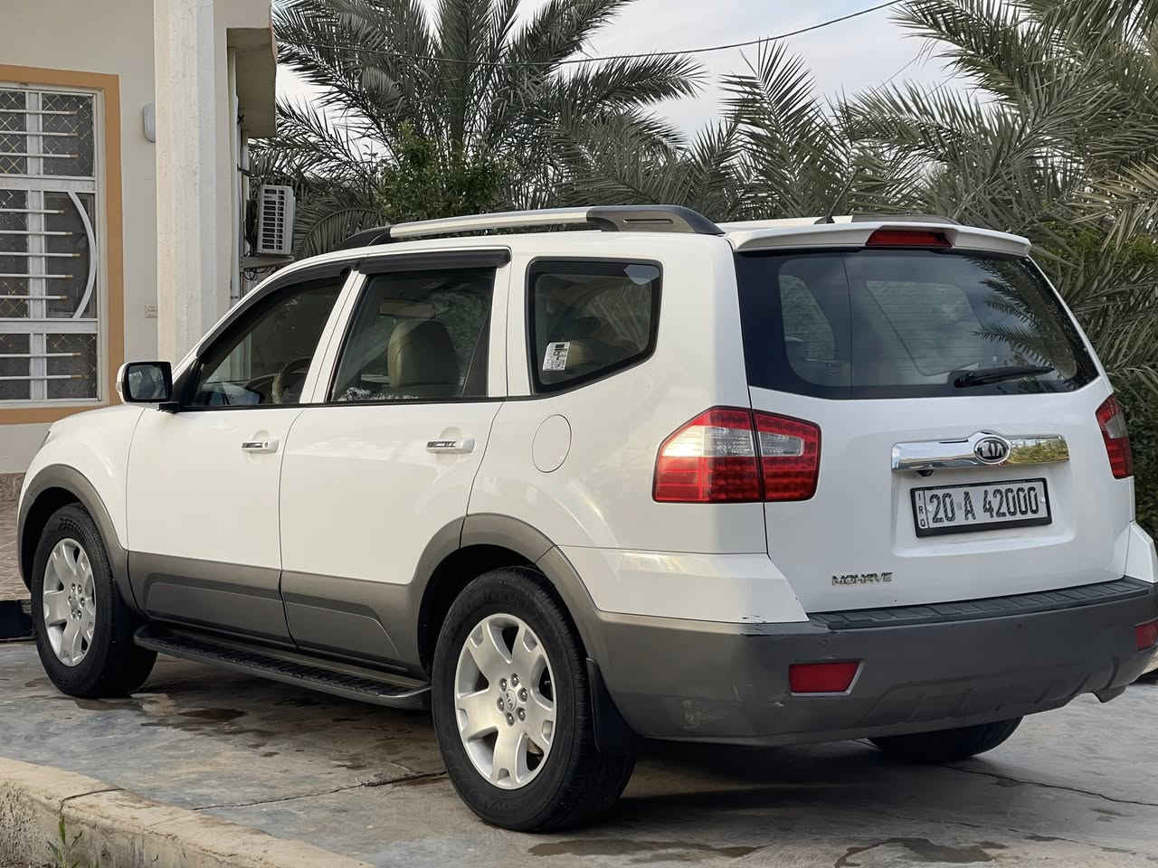 سيارة مهافي خليجي موديل 14 كفالة من الصبغ ولبارد ولتبديل تو ويل نص فول مري شفط كشن السائق كهراباء فتحة جلد تدفئة كشنات  كامرة حساس أشاير بالمري حدادية بحالة جيدة جداً تخم تاير جديد محرك مفتوح شغل درجة اولى .السيارة ماشية 190وقابلة للزيادة للستفسار الاتصال على الرقم *********** (السعر ١٦٣ قابل للتفاوض)
