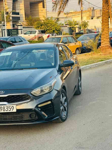 السلام عليكم كيا فورتي وارد امريكي
موديل 2020
حادث فقط بنيد بدون دواخل  رقم بغداد 
مواصفات عاديه 
شاشه كار بلي
رادار امامي
تحديد مسار
محرك 2000 دوش
كير مبدل atm
السعر 122
مكاني بغداد السيديه
***********
