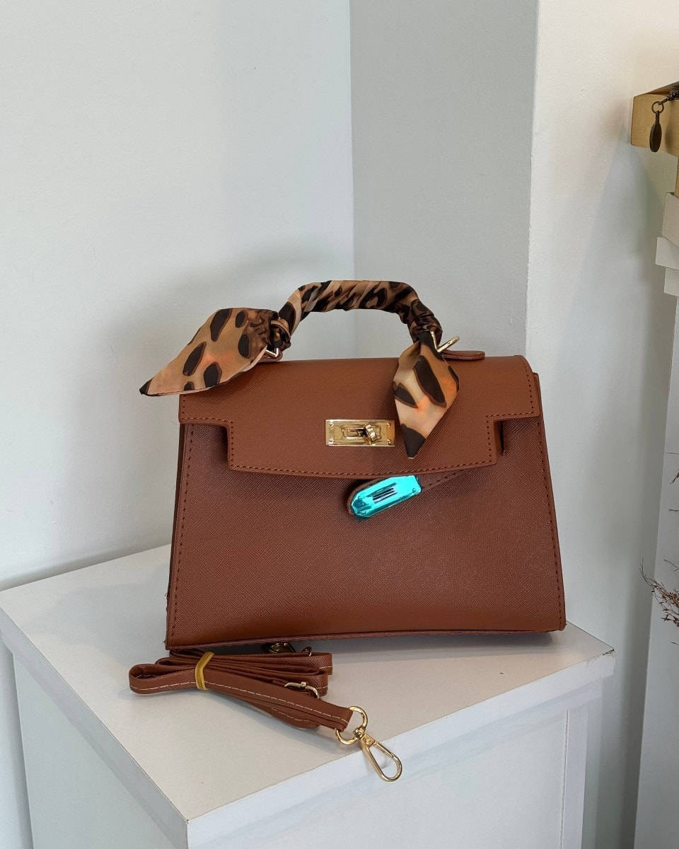 جنط نسائي
سعر المفرد 15 آلاف دينار
سعر الدرزن 120 ألف دينار
قياس 18 × 25 سم 
واتس اب :***********
واتس اب :***********
