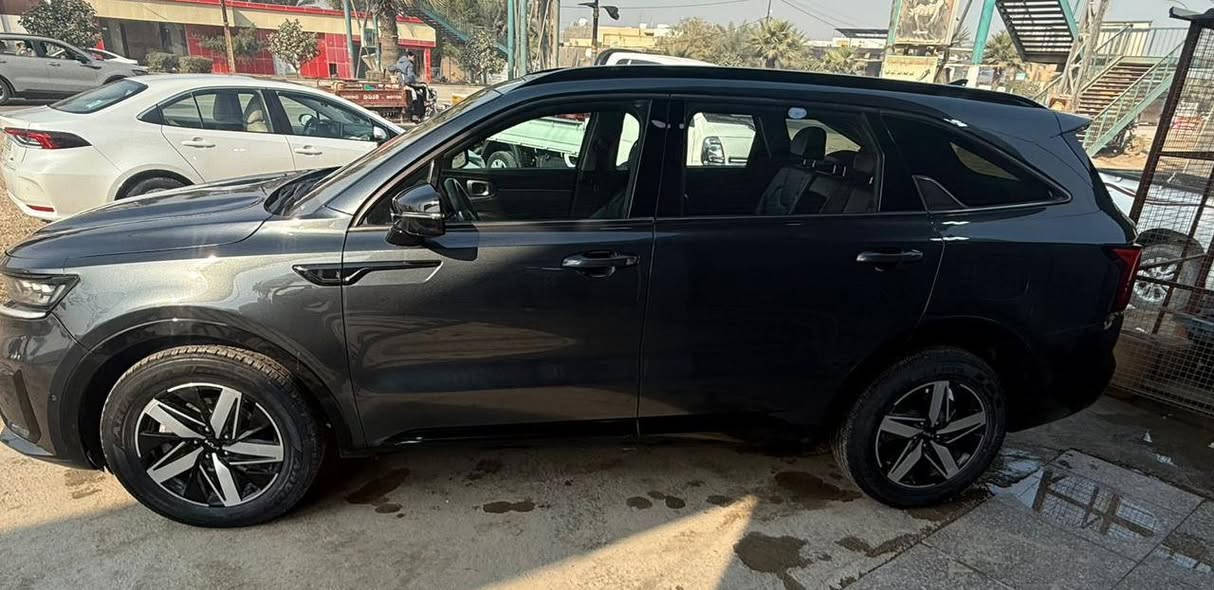 كيا سورنتو 2023 وارد امريكي فول واحد ع واحد حادث بسيط جدا فقط بنيد مصبوغ بدون تبديل بدون دواخل
بنوراما 
بصمه 
كشنات جلد 
رادار 
تحكم ذاتي 
تحديد مسار 
محرك 2500
سبعه راكب 
جنطه ذكيه 
فول الفول 
رقم بغداد دولي بسمي 
السعر 197$  ***********
