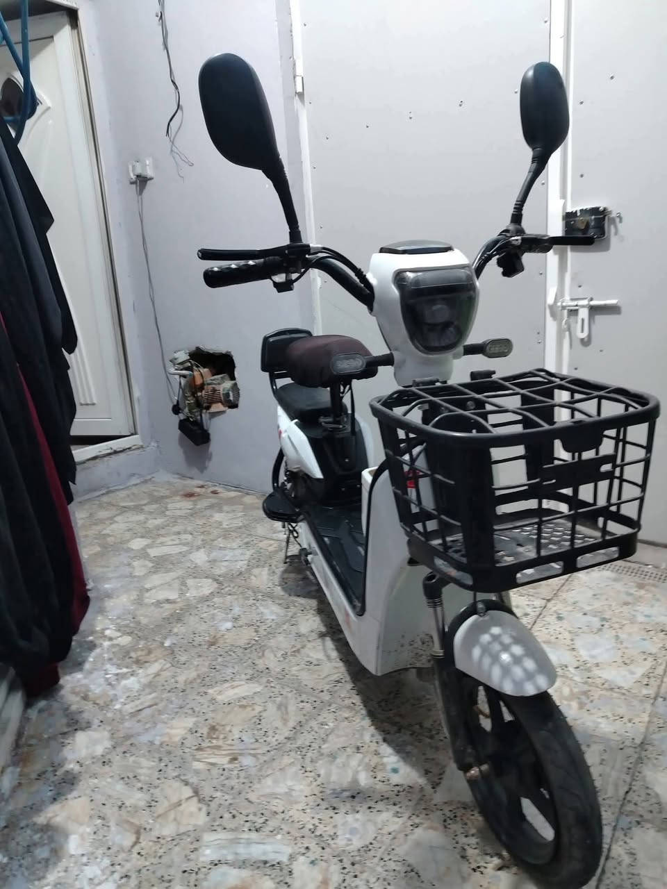 السلام عليكم
عندي دراجه شحن حجم ١٤ جديده صارله شهر ونص عندي مواصفات اشاير لايت هورن بيه خلل واحد هوه بس تبدل بطاريات السعر 175 محافظه النجف مهندسين الاستفسار خاص او اتصال عل هذا رقم واتساب ***********
