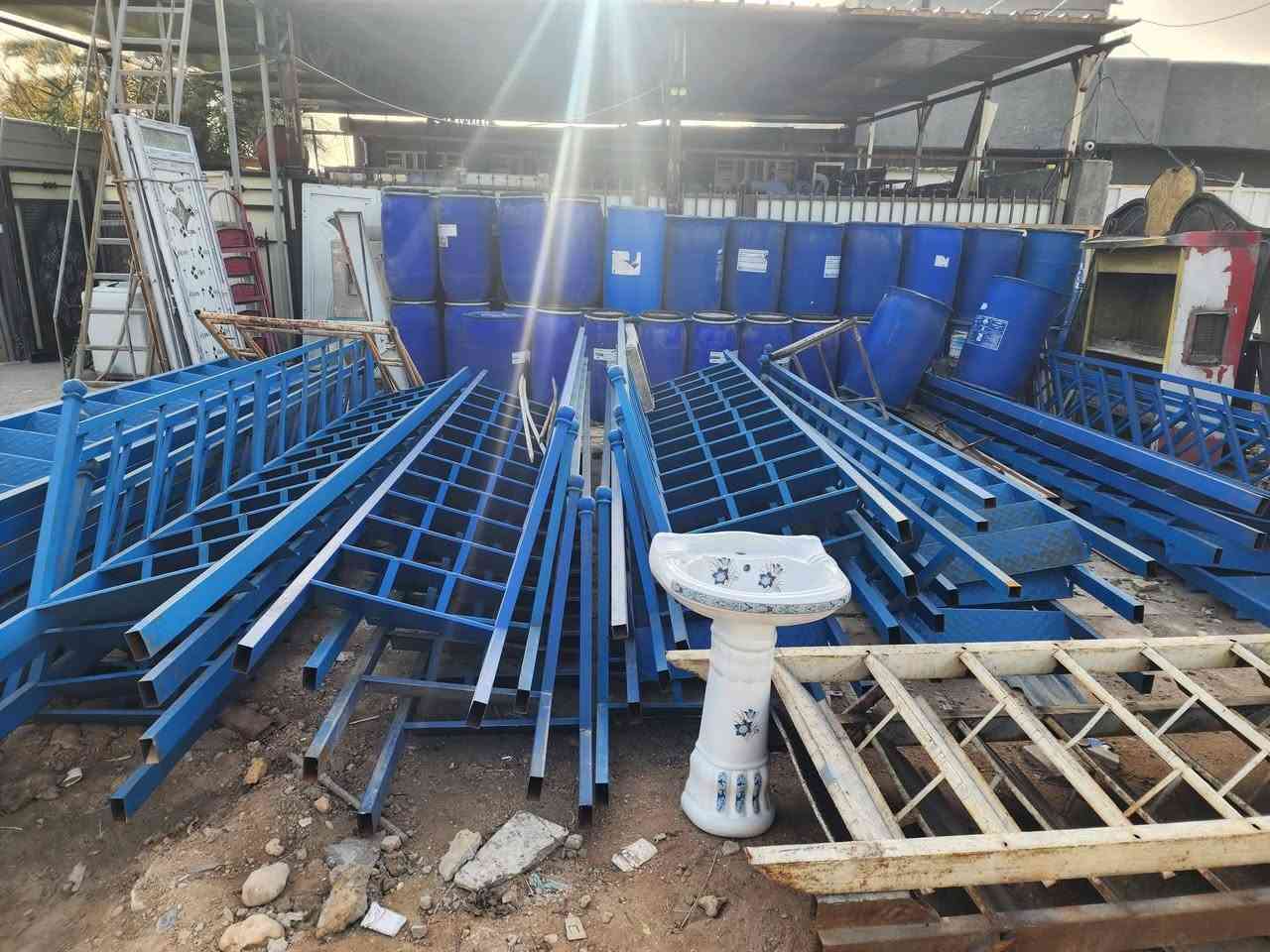 دروجه حديد جديده .
درج حديد طول ٤ونص متر وعرض ٧٠سم بدون محجر ب١٢٥
درج حديد ٤ونص في ٨٠سم ب١٤٥
درج حديد ٤ونص في ٧٠سم مع محجر ب١٥٠
درج ٤ونص في ٨٠سم مع محجر ب١٧٠
درج حديد ٤ونص في ٩٠سم مع محجر ب١٩٠
دروجه مستخدمه....
درج محجر طول ٤وربع ب١٣٥
درج ٤ونص ثقيل وعرض ٩٠ ب١٧٥
درج ٥ متر في ٩٠ ثقيل جدا ب٢١٠
درج ٤ونص عرض ٧٠ ب١١٠
درج حلزوني ثقيل يرادله ترتيب ب١٠٠
درج حلزوني جاهز ب١٩٥
المسيب حي المعلمين٣ طريق سيد ابراهيم بعد السكه بكيلوين تقريبا بعد اسلاك الضغط العالي ب٢٠٠م 
بيت على جهة اليمنى
***********
يرجى الاتصال قبل المجيء
