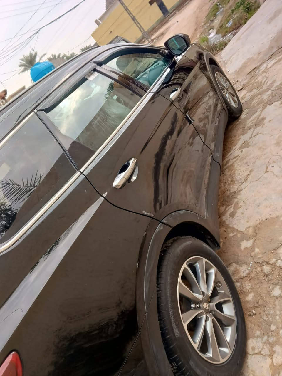 السلام عليكم
سنتافي للبيع 2017

كراند 6ستندر كشن كهربائي شاشه دواره تخم تايرات جديد 

بيها 3قطع صبغ 7راكب 
سعر 155
***********
