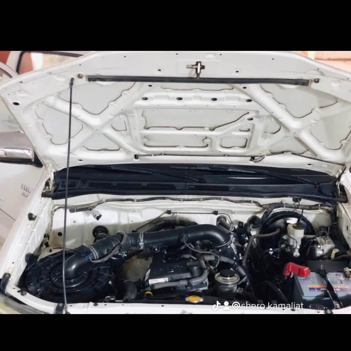 توێتا هایلۆکس( 2012)سەیارەکە بێ مەسرەفەو بێ کێشەیە یەک دەستە  تایەی تازە بۆ بەستراوە  بۆزانیاری زیاتر    پەیوەندی بەم ژمارەیەوە بکە.   *********** Singapore
