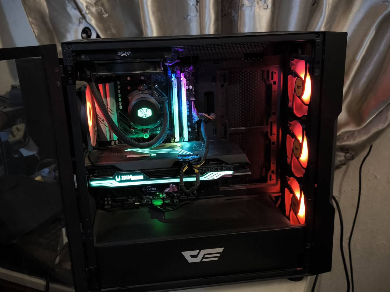 السلام عليكم اخوان pc للبيع 
Gpu Rtx 3080 10G zotac gaming 

Cpu R5 5600x

Ram DDR4. 16G 3600 xpg

MATHERBOARD x570 asrock phantom gaming 4 

POWER SUPPLY 700W thermaltake

CASE full tower

Cooler master 180 

Hard ssd 1t Samsung 

لتواصل وات.ساب او ماسنجر عادي 
***********
مكاني ميسان قلعة صالح 
توصيل متوفر 
سعر التجميعه 1200و بيها مجال
