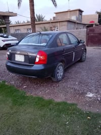 اكسنت سيارة ابلاديه وجديده للبيع للاستفسار اتصال عل رقم 07812365106