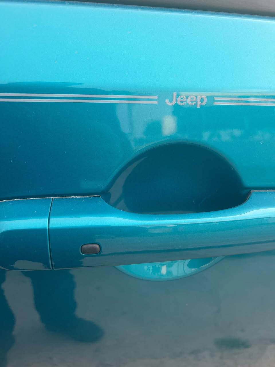 السلام عليكم اخوان-للبيع جيب رنكيد رقم مميز موديل 22 السياره بدون ارقام تحب تستلم مرقم تحب بدون رقم- سياره مواصفاتها حلو -بصمه - رادار امامي ورادار جانبي-شاشه عريضه- كامره خلفيه-مكينه 1300 تيربو - تبريد ثلج -حادث فقط جاملغ لا دواخل ولا شواصي مكفوله للاستفسار الاتصال على الرقم ***********
