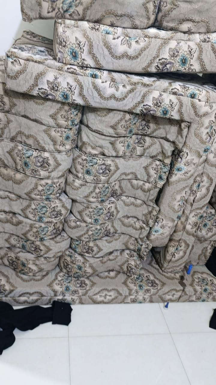 ديوان ارضي ٧فراشات نضيف مثل ماموضح كدامك اي استفسار خاص او اتصال ***********
