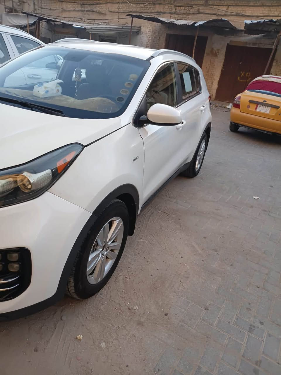 سلام عليكم كيه سبورتج2018 للبيع سعر 155 وبيه مجال قليل سياره نضيفه باكيت بيه جاملغ وبنيد  مكلف بل نشر الاستفسار ع رقمي او خاص ***********
