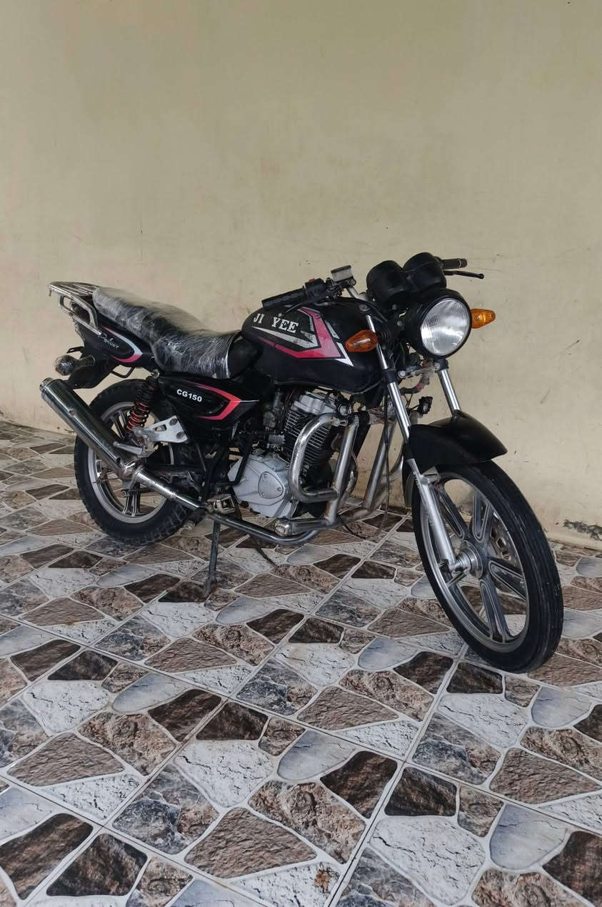 السلام عليكم
دراجة باندا 2013 أوراق كامله، للبيع السعر 350 وبيها مجال المكان ديالى شهربان ***********
