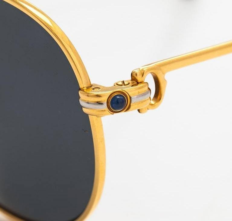 قطعة أثرية ثمينة (Vintage) من دار الأزياء الفرنسية الفاخرة كارتييه (Cartier)، وتحديداً من مجموعات الثمانينيات والتسعينيات مثل طراز   Cartier Vendome  العريق.💯💯💯💯💯لهوات جمع التحف التواصل على الخاص ❤️


**إذا كنت صاحب هذا الإعلان وتريد حذفه لأي سبب، رجاءا أرسل رسالة إلى الدعم الفني**