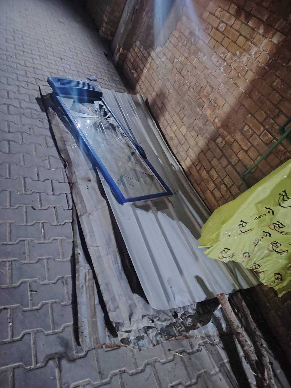 سلام عليكم جامخانات ثنين +جينكوات واكو وياهن بعد حديد قفلهن ١٠٠
***********
