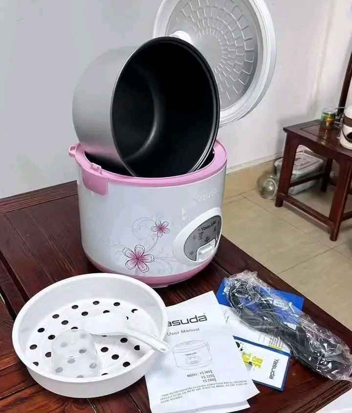 الف رحمه على روح امه وابو الي يعلقلي هذا باب رزقي الوحيد 
قدر تمن كهربائي ياسودا 5 لتر – 900 واط
طبخ الرز الأبيض والبسمتي بجودة مثالية.
تحضير الرز البخاري والرز المتبل.
مناسب لطبخ كميات كبيرة للعائلة.
يمكن استخدامه لطهي بعض الأطعمة مثل الشوربات أو تبخير الخضار.
مثالي للاستخدام المنزلي أو في المطاعم الصغيرة.

المميزات

سعة كبيرة 5 لتر مناسبة للعوائل الكبيرة.

قدرة كهربائية 900 واط لأداء سريع وتسوية متساوية.

جهد كهربائي 220 فولت – 50 هرتز.
وعاء داخلي مطلي بطبقة مانعة للالتصاق لسهولة التنظيف.
خاصية الطهي التلقائي مع التحويل التلقائي إلى وضع الحفاظ على السخونة.
نظام أمان مدمج (Safety Devices).
غطاء علوي مع فتحة لتفريغ البخار.
هيكل خارجي متين مع تصميم أنيق بلون أبيض وردي.
سلك بطول 150 سم لمرونة أكبر في الاستخدام.
محتويات الصندوق
للحجز والاستفسار مراسلة الصفحه تتوفر خدمة توصيل لجميع المحافظات سامراء, صلاح الدين


**إذا كنت صاحب هذا الإعلان وتريد حذفه لأي سبب، رجاءا أرسل رسالة إلى الدعم الفني**