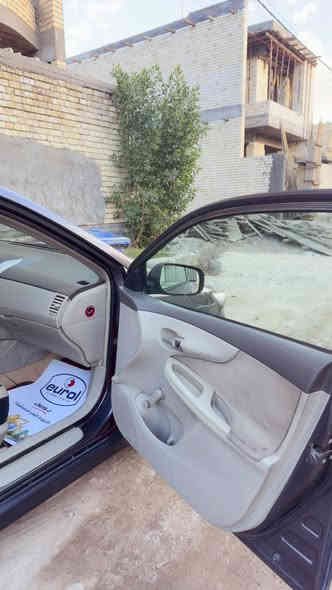 سلام عليكم اخوان عندي كورلا 2009 محدثه 2012خليجي فقط بيها باب كلير والجاملغ الامامي الايمن بي بارد شويه مكفوله فقططط اريد مراوس وانطي فرق المكان بغداد رقم هاتف ***********
