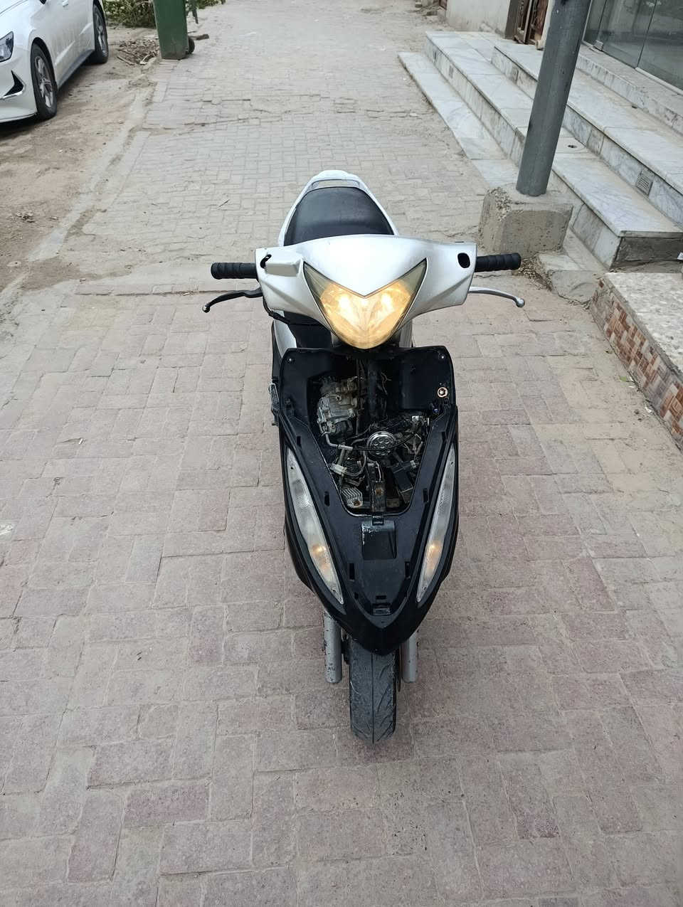 كامكو جي 4 كلشي ما عايزه ستوها مجفته نضافه كدام عينك السعر 300 و بيها مجال قليل كلش المكان نجف كوفه قرب مسجد السهله ***********
