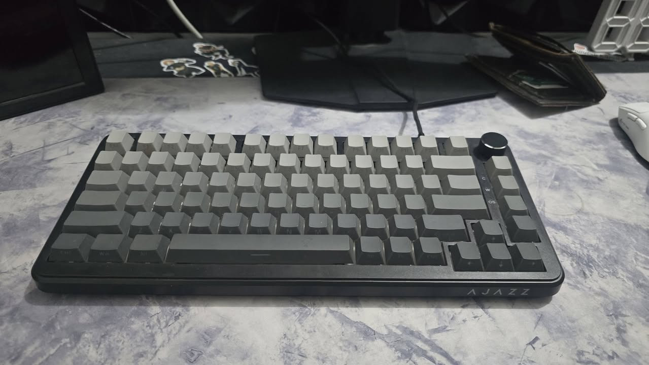 كيبورد ajazz ak 820 max مغناطيسي سعرة 60
والسماعات رايزر بلاك شارك v2x سعرهة 50
مكاني بغداد دورة 
***********
