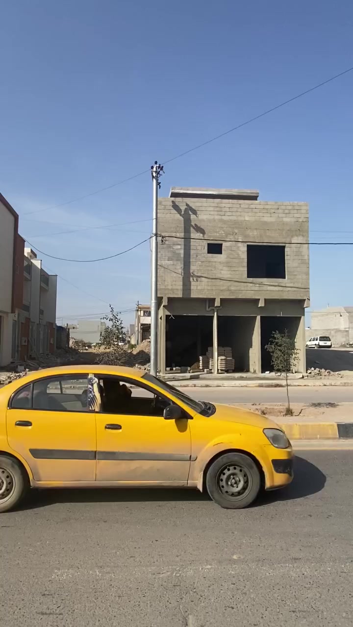 عمارة تجارية قيد الإنشاء للبيع في حي السماح – على سايدين الأركان 

 المساحة: 122 م²
الواجهة: 7.5 م

 تتكون من طابقين وتشمل:

- 3 محلات تجارية
- 3 شقق سكنية
- منها مشتمل أرضي + شقتين

 وارد شهري متوقع: مليون ونص تقريباً
فرصة ممتازة للاستثمار والدخل الثابت

📞 الاتصال:
***********
*********** 
مكتب عمر النعيمي لتجارة للعقارات والمقاولات العامه نستقبل جميع العروض العقارية يوجد لدينا بناء بيوت نظام اقساط
