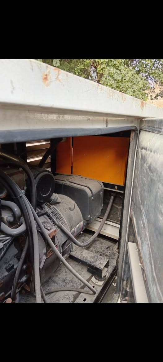 مولدة بيركنز ٦٠كيفي كاتم نظيفة جدا سيت بلادي للبيع بغداد ***********
