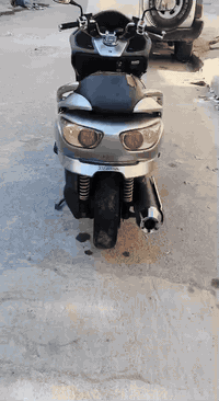 سلام عليكم .دراجة فورزه 09للبيع لون رصاصي حجم المكينة 250cc اربع تحويلات  7كير 2بصمات و2سويج طوارئ /ملاحضة الكلج الخلفي تعبان والكفرات مثل ماموضح بلصورة  السعر$7 مكاني بغداد حي اور هاذ رقمي (***********)
