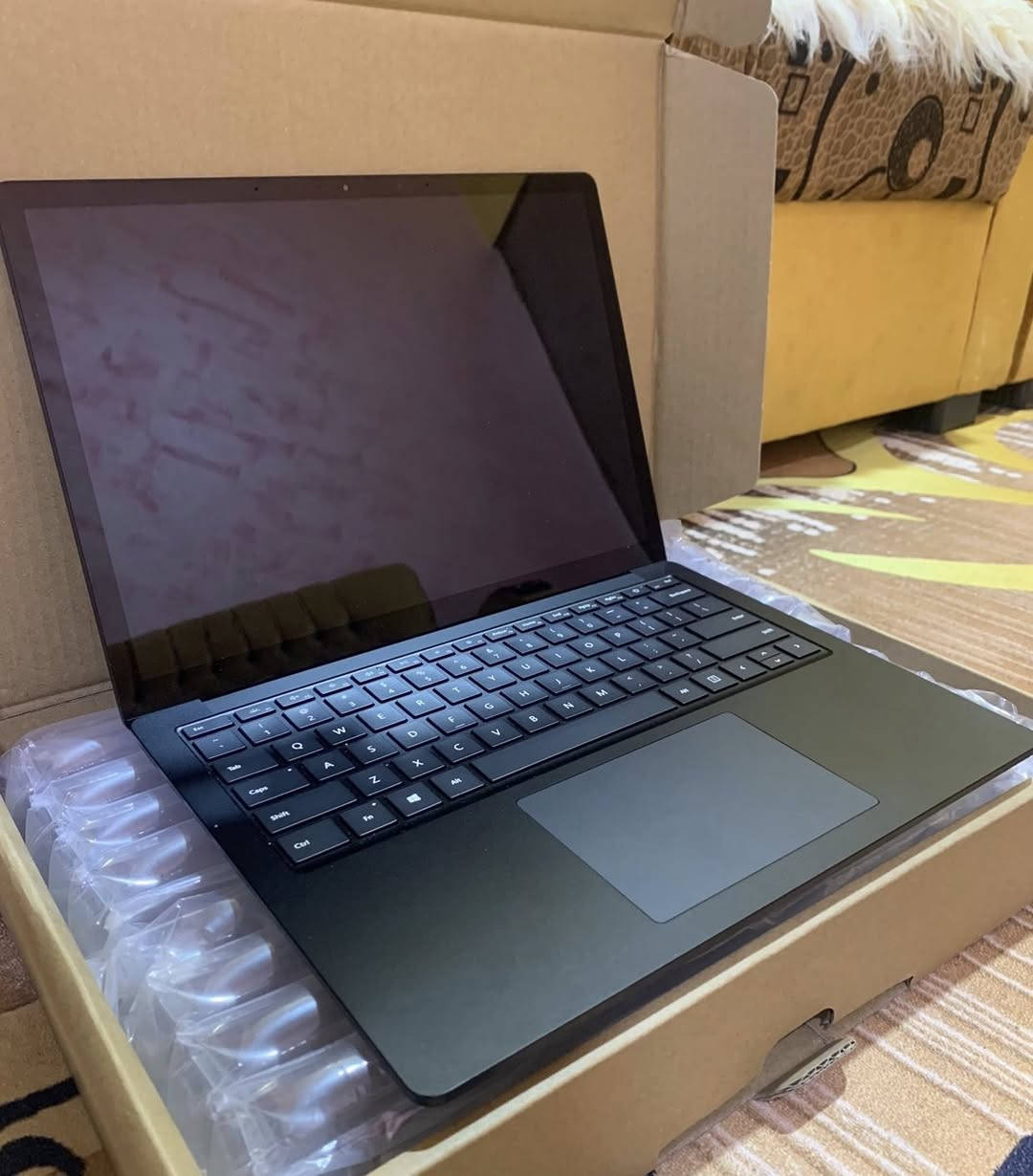 لابتوب بشاشة 2k ولمس جيل حديث

مواصفات: 
لابتوب …. جيل 11  كور i5  الشاشة لمس سلس حجم 14 نوع البنل ips دقة الشاشة ( 2k )حقيقي وليس fhd الوان واضحه وحلوه كلش وباليوتيوب يكدر يشغلك ايضا 4k الهارد 512 من نوع  ssd m.2 nvme اسرع انواع الهاردات الرام 8 ddr4 تردد 4200 كلش سريع لابتوب كرت intel iris xe نوع واسم اللابتوب سيرفيس 4 نحيف وسوبر سلم شحن مغناطيسي مصنوع من المعدن والالمنيوم بالكامل كيبورد ضوئي باللون الابيض الشاشة تدعم القلم الكاميرا 720 واضحه جدا مفيده للمقابلات فتح بالوجه بصمه وجهه صوت يجي بتقنيه dolby atmos نقي وواضح لابتوب سلس جدا وسريع بالاستخدام زر التشغيل مايطول 3 ثواني ويفتح اللابتوب وايضا اللابتوب ملائم للهندسة والبرامج الاوفس والاوتوكاد والدراسة وايضا الالعاب المتوسطة 

حالة اللابتوب : مشحون 100 مره فقط مستعمل قليل ولكن شبهة جديد ونظيف جدا مستورد غير مستعمل بالعراق وبعض الخدوش الخفيفة جدا بالظهر 
السعر 550 الف 

مع تنصيب وندوز 11 برو اصلي مجاني  
ملحقاتها االشاحنة الاصلية والكارتون مكاني البصره ابو الخصيب  ***********
