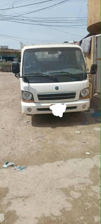 كية ام عيون ٢٠٠٢سيارة ابلادية بدون ضبغ كير محرك واكسن شرط جدد تخم تاير...