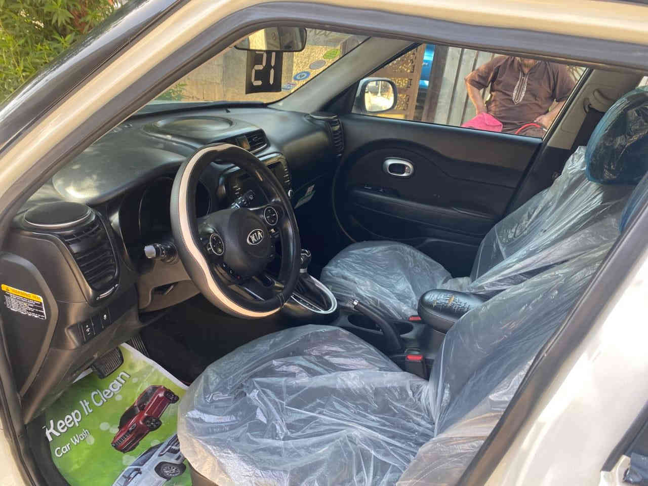 السلام عليكم 🫡 
مكلف بالنشر 
للبيع كيا صول 🛑
2018 وارد امريكي 🇱🇷
حادث جاملغ وباب جهة السايق البنيد فقط رش صبغ 
صور الحادث موجودة
محرك 2000 المرغوب 💪🏻
سيارة. جاهزة كير محرك صدر خير من الله
المواصفات نص فول 🌹
رقم بغداد دولي بسمي السيارة 👌
💵السعر119 وماكو هيج سعر  مجال قليل 💵
مكان السيارة بغداد الزعفرانية 🏠

اتصال ☎️***********☎️
