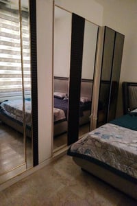 غرفه نوم تركي نظيفه جدا شنو عدد القطع بالضبط بالغرفة؟ وهل بيها السرير ...