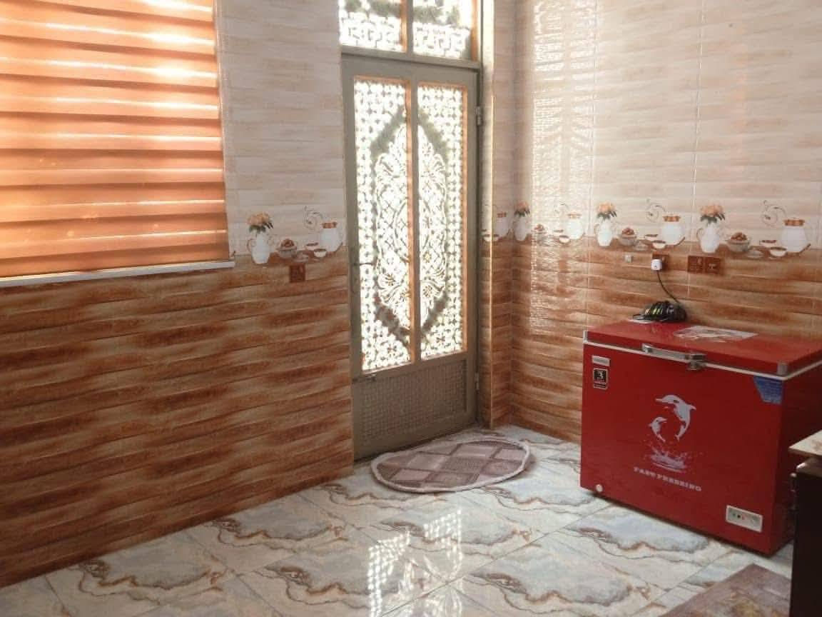 ⭕️تسلسل: 1109
🏡 دار للبيع  في الفلوجة حي الجولان الثانية قرب برج الكاميرات الاول 🏡
            
                     📢 على بركة الله 📢
📍نوع الملك = طابو زراعي  
📍المساحة = ١٦١ م٢
📍الواجهة = ٩،٥ م النزال: ١٧ م
📍 شارع :  ٧ م
📍بناء بلوك ٢٠٢١ 

🟢يحتوي الدار على
غرفتبن نوم واستقبال وصالة ومطبخ وحمام وصحيات وبيتونة كبيرة

🟨سعر البيع للعقار : ٧٠ مليون دينار قابل للتفاوض

🟢مكتب دجلة الهندسي للعقارات حي الجولان قرب صناعة الجولان للسيارات مجاور سوبر ماركت الهلال
للاستفسار الاتصال 
‏‭ *********** 
***********
