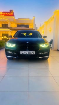 للبيع BMW740i وارد الماني جاية بدون صبغ  عندي صار بية صبغ بنيد فقط بدو...
