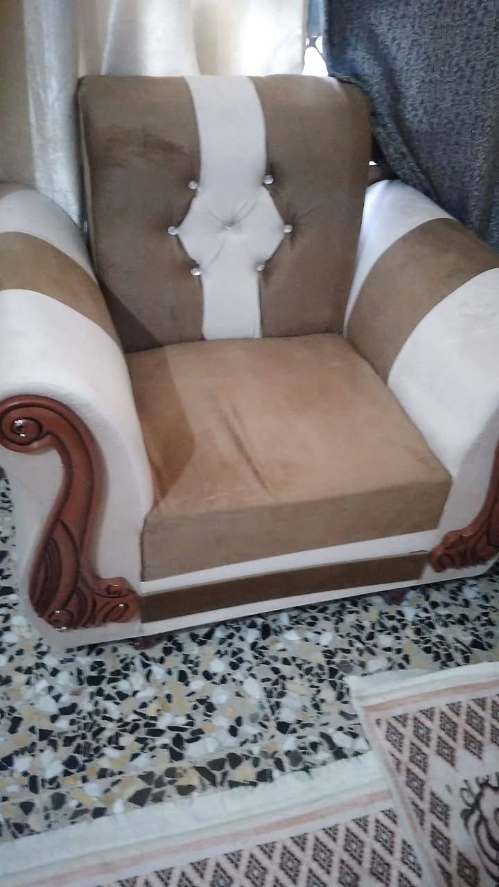 تخم ٥ مقاعد للبيع جديد بارحه اشتريته بس مكاني صغير واريد ابيعه مكاني بغداد


**إذا كنت صاحب هذا الإعلان وتريد حذفه لأي سبب، رجاءا أرسل رسالة إلى الدعم الفني**