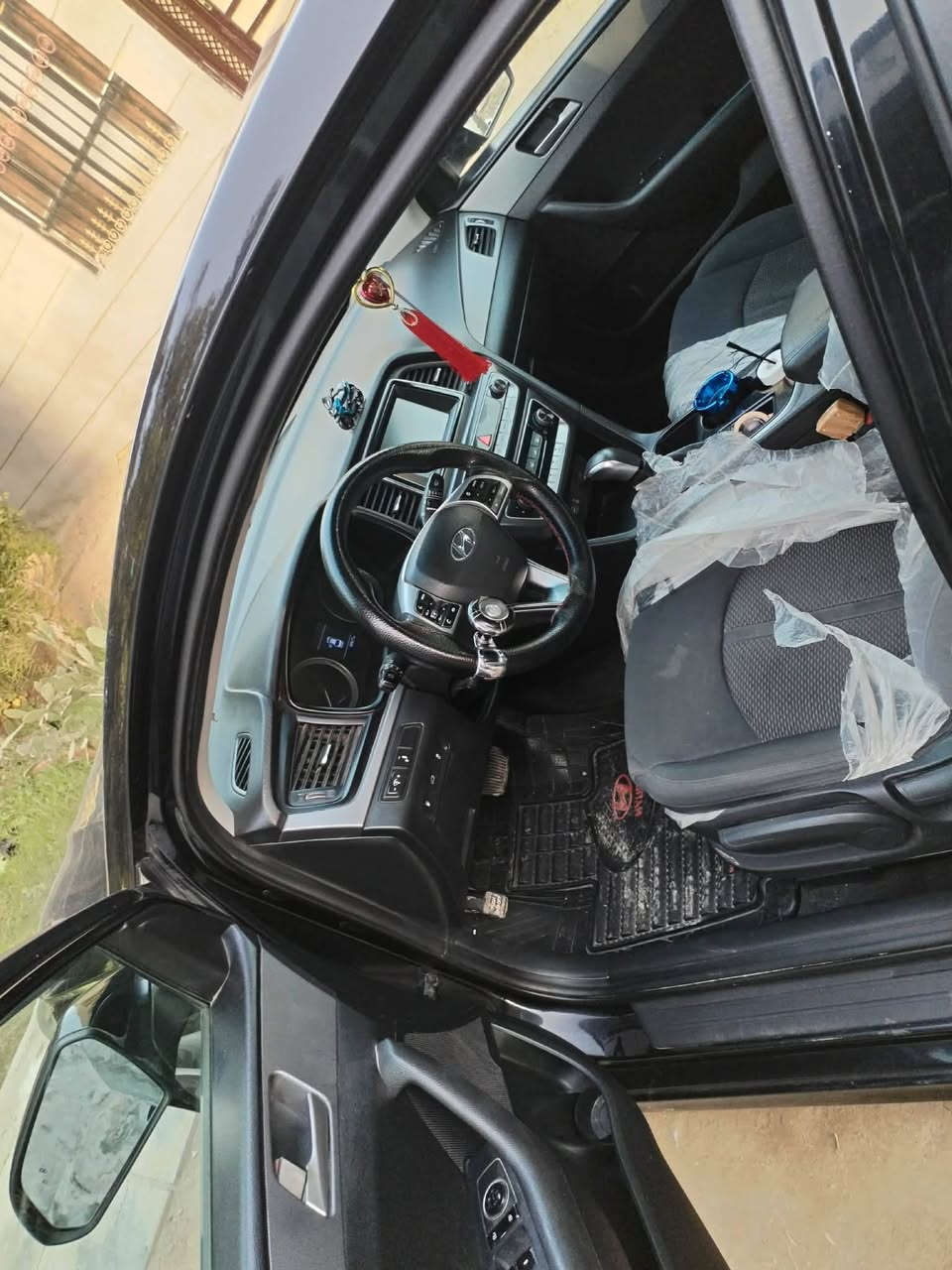 سلام عليكم
للبيع سوناته 2019 رقم نكليزي بسمي تحويل مباشر سياره مكفوله كفاله عامه عدا طخه بسيطه  يم الرقم بجنطه  سياره كلين السعرر135 وبيه مجال رقم الهاتف *********** المكان ديوانيه اتصل وستفسر خاص ما جاوب رجائن
