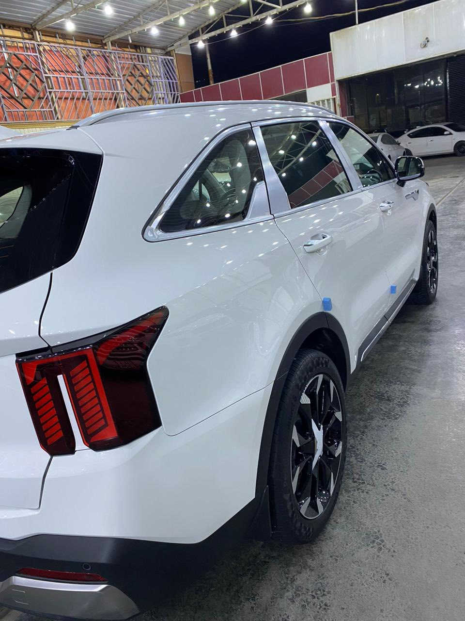 سلام عليكم كيا سورنتوموديل 2025 سيارة جديده جدن ماشية 5000الف بحالة الزيرو بدون اي ملاحضه موصفات بنورامه ويل 20كراسي جلد تدفئه وتبريد بل كراسي  2كرسي كهرباء وبيه هواي موصفات بعد ضمان شركة نم مكان السياره البياع السعر 350$ للاستفسار ‭٠٧٧٠ ٢٥٨ ٠٥٦٩‬
