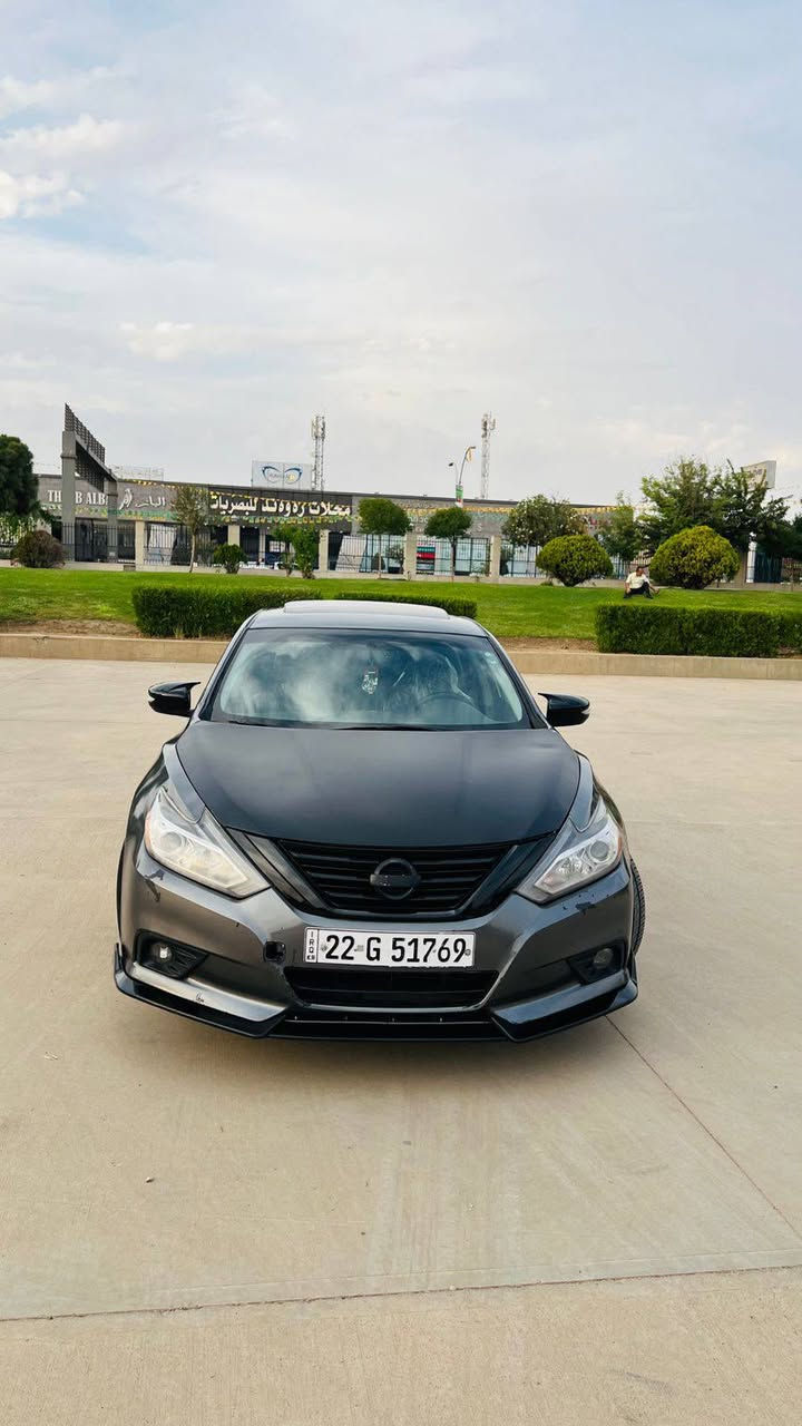 Altima 2017 SL 
بونیت و جەلەخی بویاخ بێ ناو گرتن 
بێ شوخت و سارد و تحیدلە 
سلاید وکوشن جلد و کارەبای و هیتەرە 
۱۲۳ هەزار رویشتوە 
گیر و مەکینەی بەشەرت 
سەنەوی تازەیە 
***********
*********** بشدار, السليمانية
