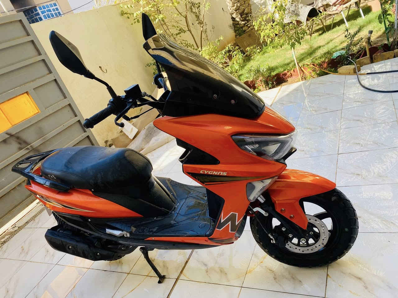 سكنس للبيع بعدهي بنضافة شركة ماصارلي فترا من خذتها مكينة امتياز كلشي بيها جديد عل شرط مكاني ديوانية 
***********
