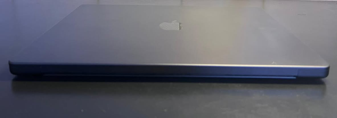 MacBook Pro M3 Pro 16”
Ram 18 | SSD 500
Battery 95% | Cycle 169 
Price: 2.325.000
***********
