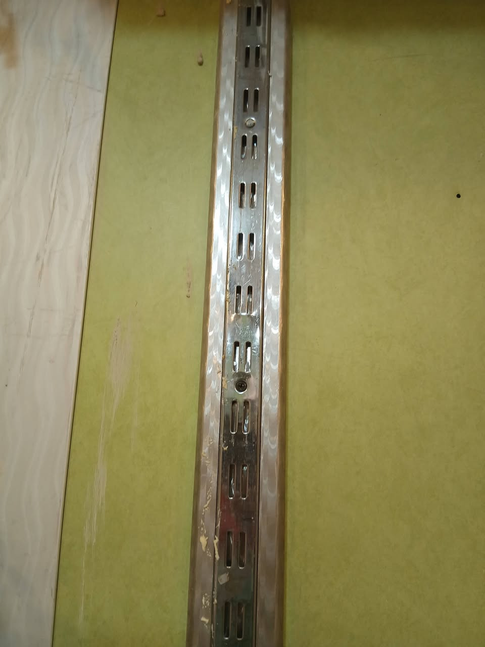 مسطره + قاعده البيع العدد ٤٠ قطعه شكل واحد العنوان بغداد الحريه الستفسار على هذا الرقم ***********
