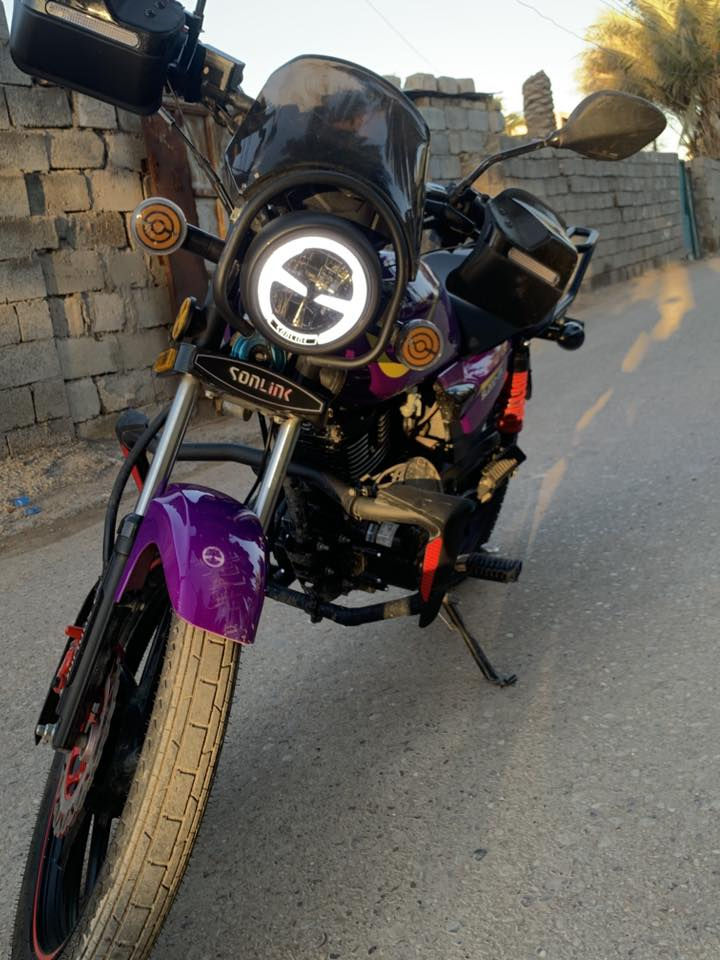 سلام عليكم شباب
دراجه سولنك ماكس وان احدث اصدار مال استخدام شخصي ممشتغله دلفري  الدراجه مكفوله كفاله عامه مكينه 200cc الدراجه شلعته تخبل  عليه اضافات فدراليات خلفيه وي البكلايت درع امامي مقاوم للصدمات. واقيات هواء ترحيب لكزز امامي شباب الدراجه مرتبه حيل ونضيفه مال جناي الشراي يتصل فدوه الموشراي لايتعبني  
هاذ رقمي
بي واتساب

‭0777 048 0918‬
