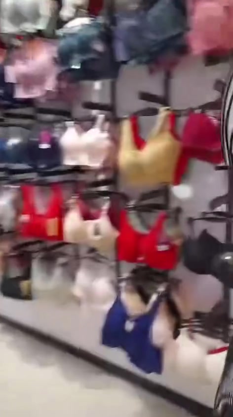 محل للبيع داخل مول المكان بغداد
جاهز من كلشي اي نقص مابي محل شغال بس عدم التفريغ سعره كلش مناسب الشراي يتصل على رقم ***********
